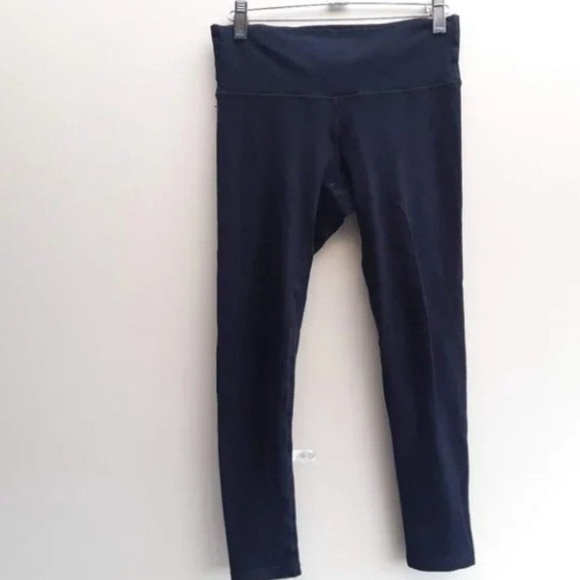 Aritzia The Group Babaton black leggings - Picture 3 of 6